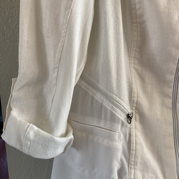 Ladies “light” white jacket, size S Brand- “Multiples” sheer at the bottom. - Picture 13 of 16